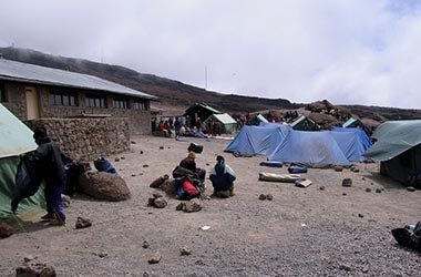 Trekking da Horombo Hut a Kibo Hut